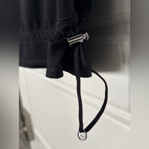 Lululemon Black Women's Top - Picture 3 of 4
